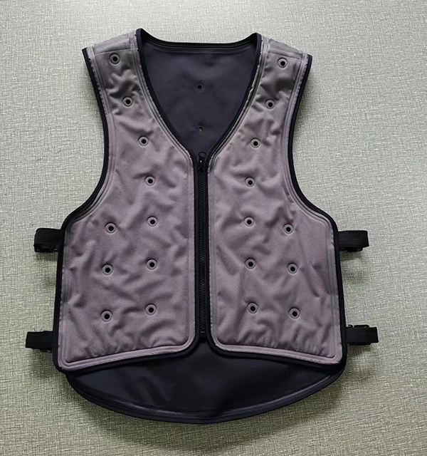 고온 작업장에 가장 적합한 냉각복은 무엇일까요?